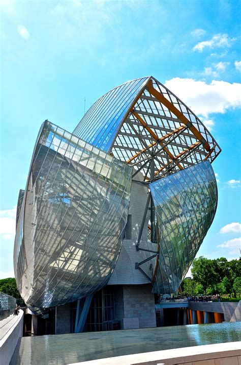 la fondation louis vuitton à paris|louis vuitton art gallery.